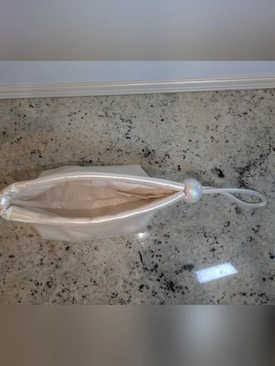 NWT Victoria’s Secret Metallic Champagne Cosmetic Bag Drawstring Pouch Travel - Picture 4 of 10